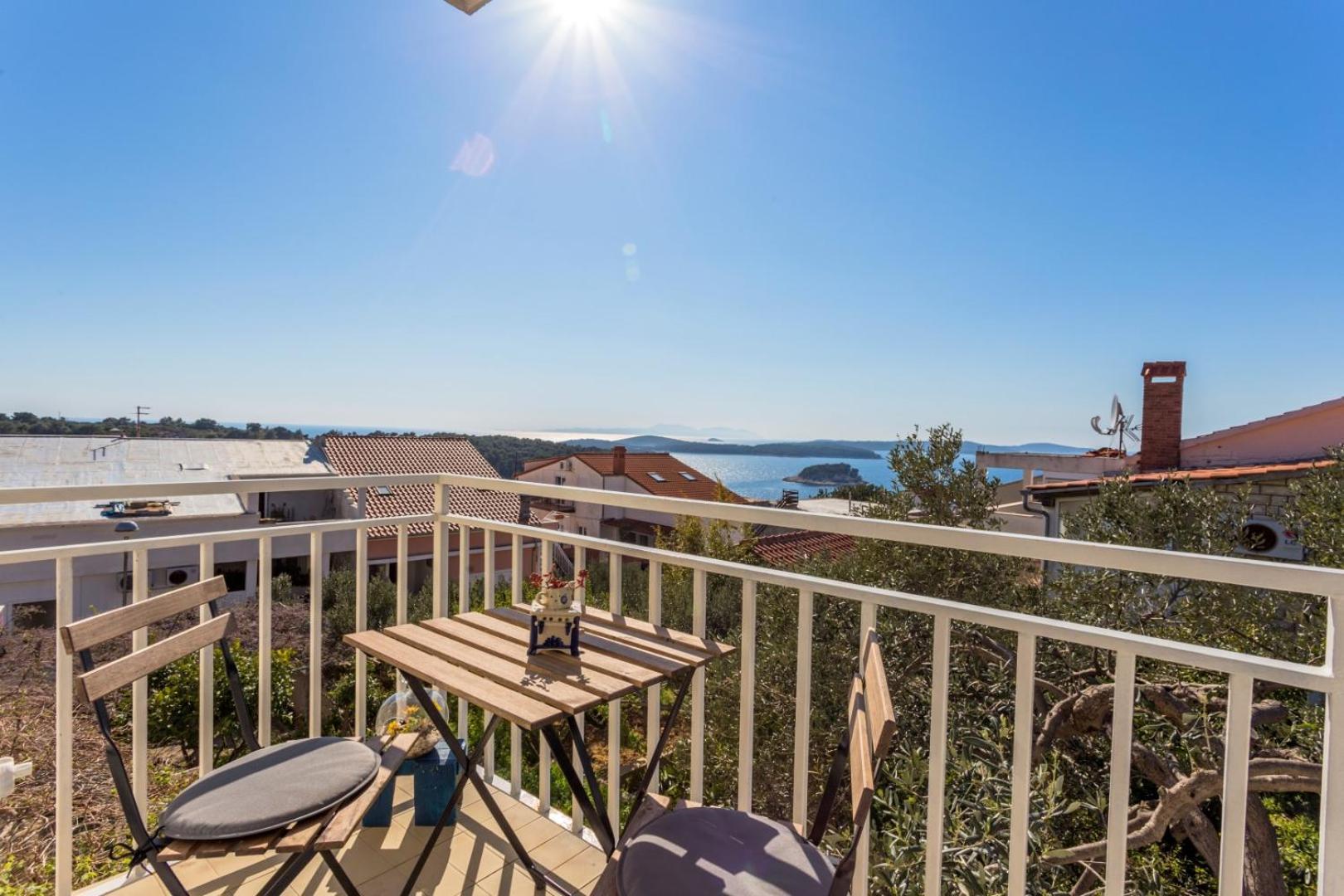 Peaceful Apartment With Beautiful View Hvar Town Exterior photo