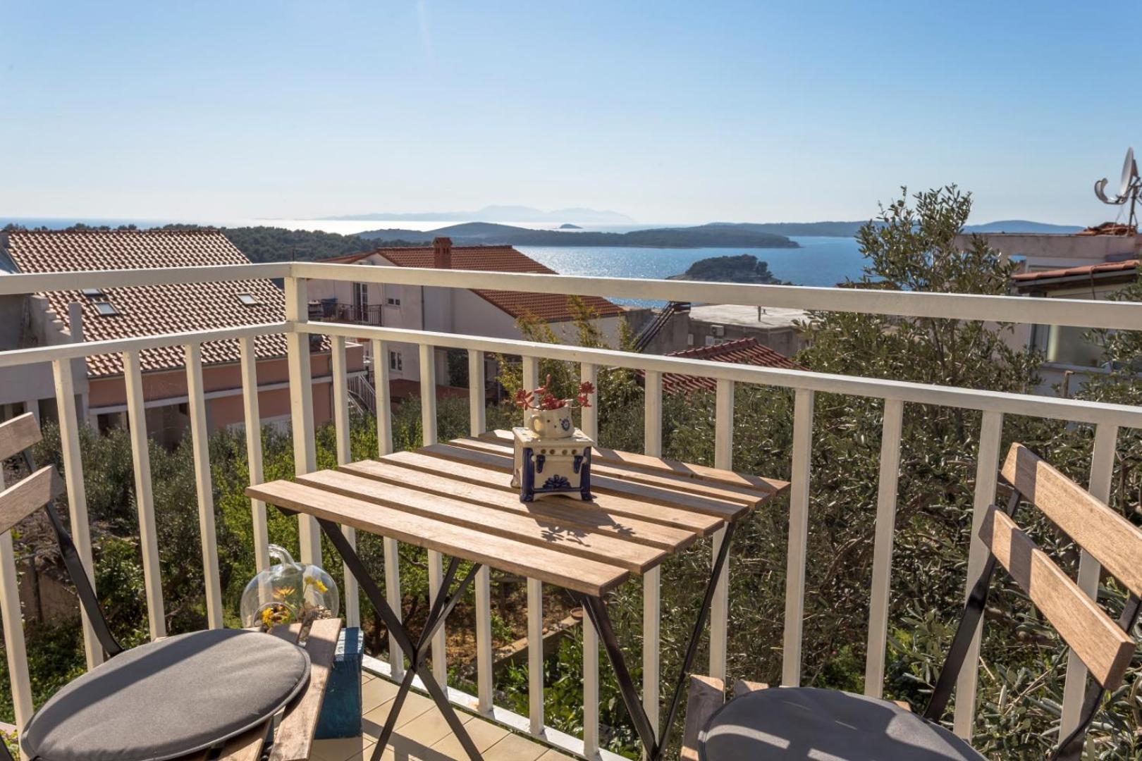 Peaceful Apartment With Beautiful View Hvar Town Exterior photo