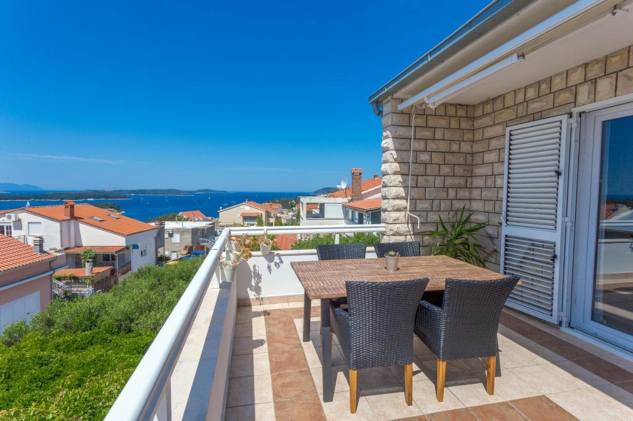 Peaceful Apartment With Beautiful View Hvar Town Exterior photo